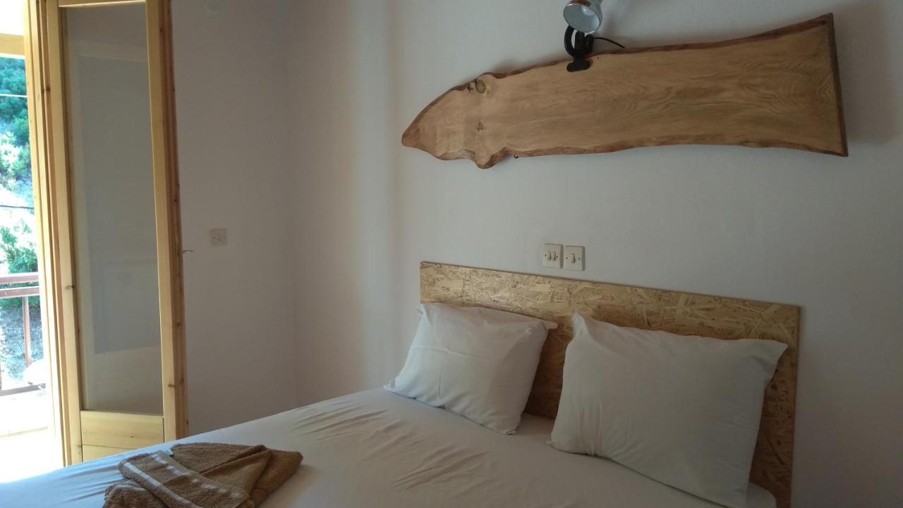 Pension Oasis Votsi  Екстериор снимка