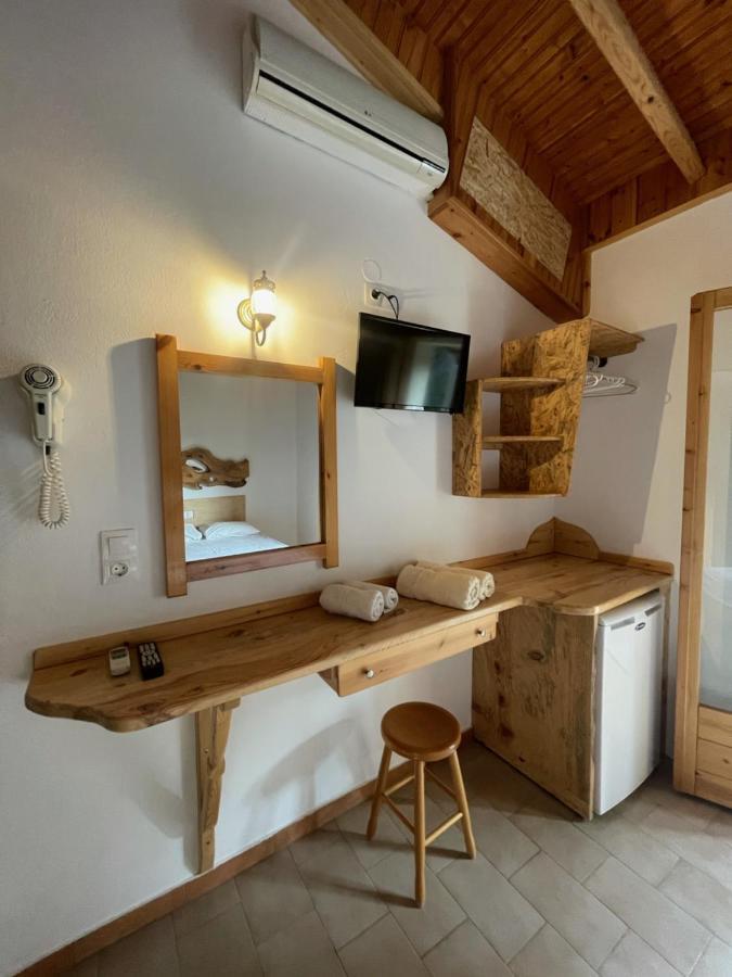 Pension Oasis Votsi  Екстериор снимка