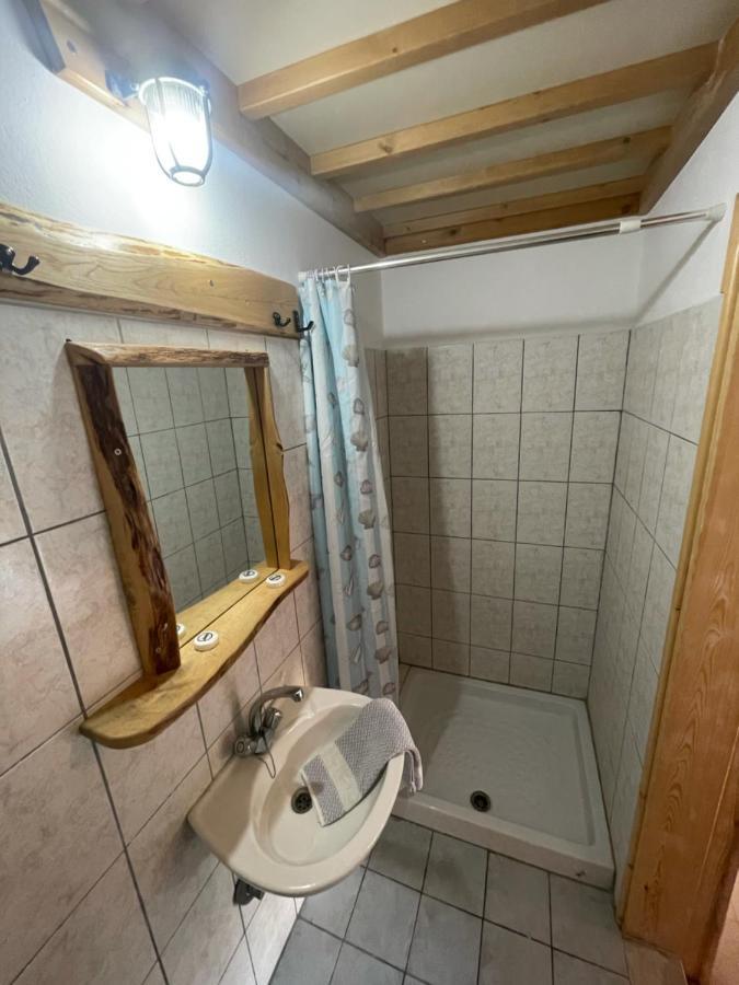 Pension Oasis Votsi  Екстериор снимка