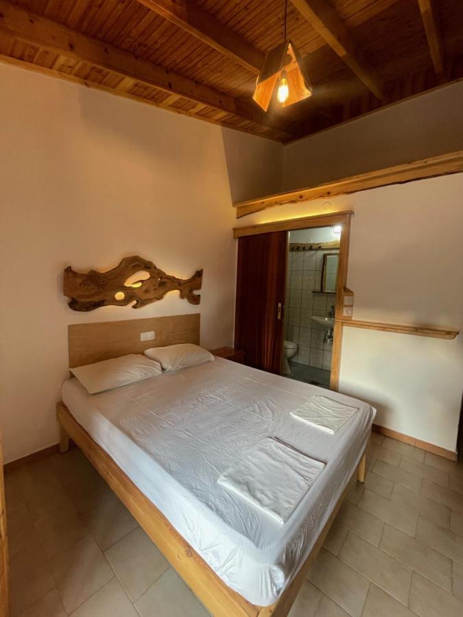 Pension Oasis Votsi  Екстериор снимка