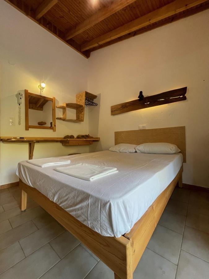 Pension Oasis Votsi  Екстериор снимка